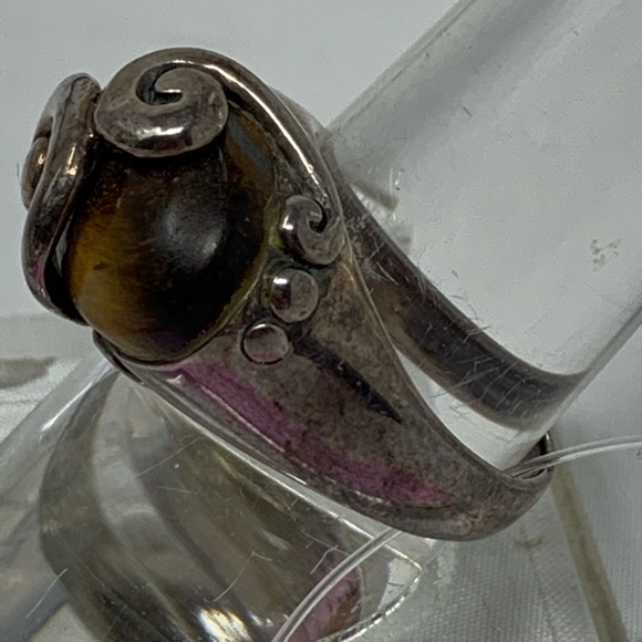 Ring - Picture 2 of 4